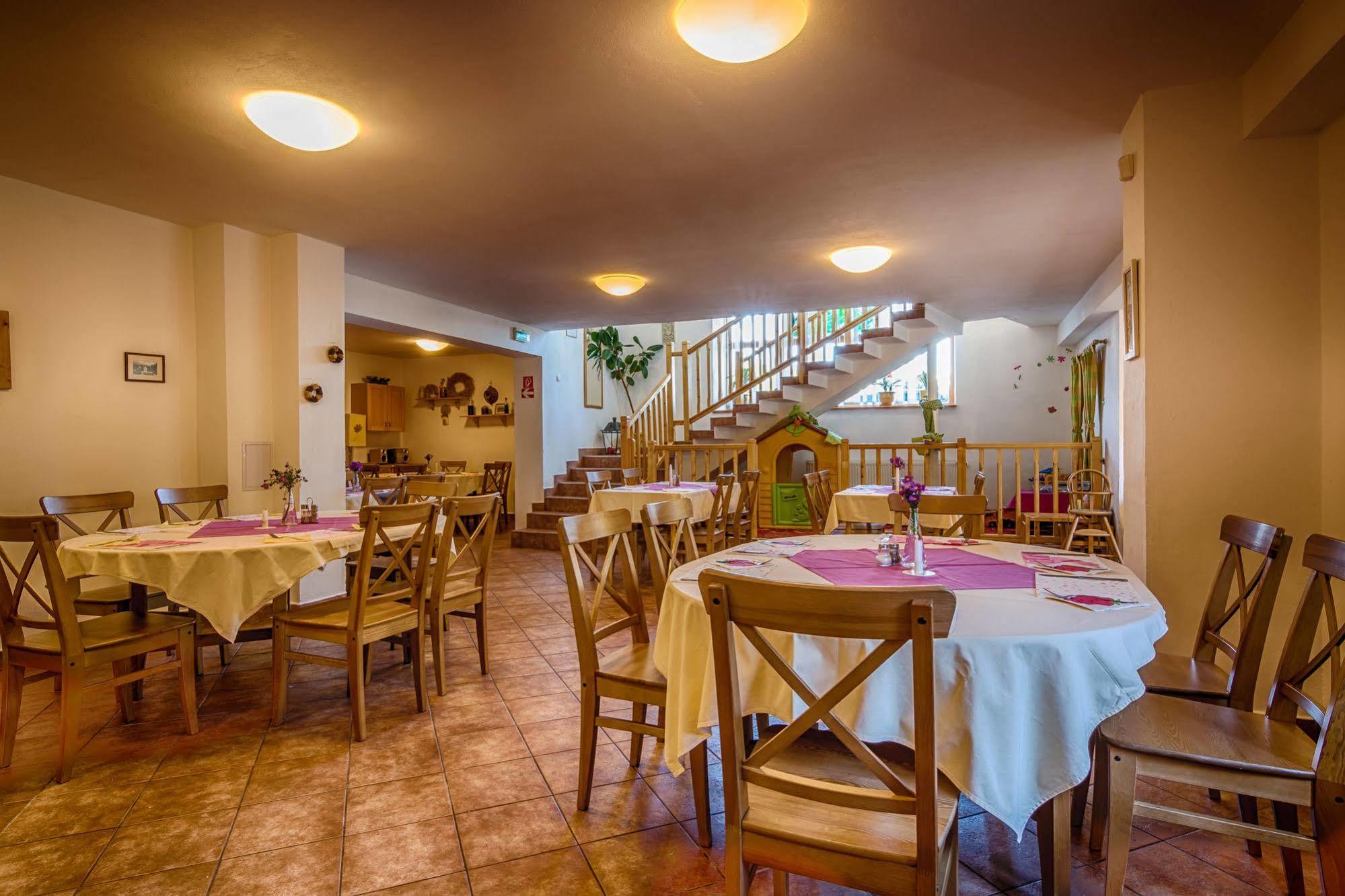 Hotel Villa Siesta Vysoke Tatry Luaran gambar